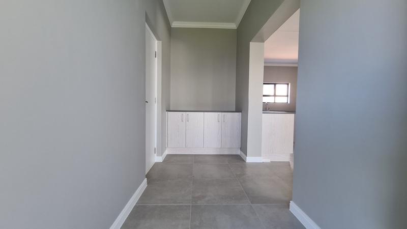 3 Bedroom Property for Sale in Sunningdale Western Cape
